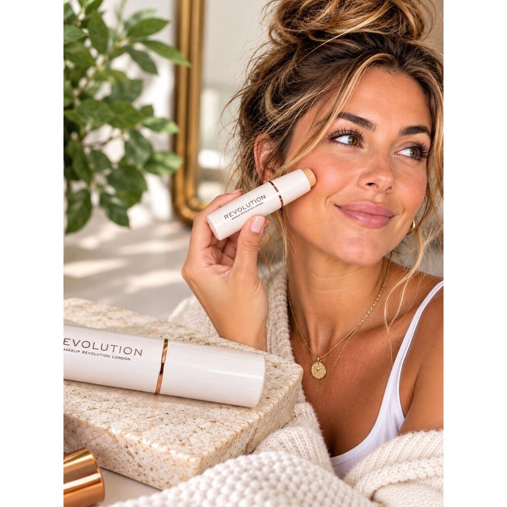 🩵 Revolution Cream Highlight Stick — Warm Champagne